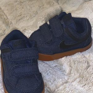 Baby Nike size 2C Navy blue